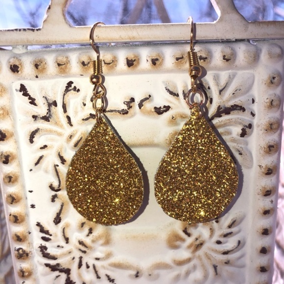 Jewelry - Gold Sparkling Earrings